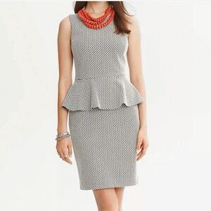 Elegant Banana Republic Black & White Sleeveless jacquard Peplum Dress size 4